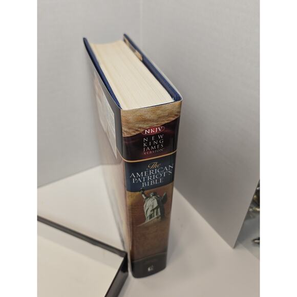 American Patriot's Bible : The Word of God and the Shaping of America NKJV - Picture 3 of 5